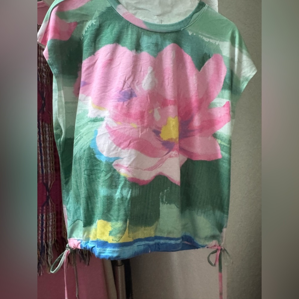 Floral Top - Picture 3 of 6
